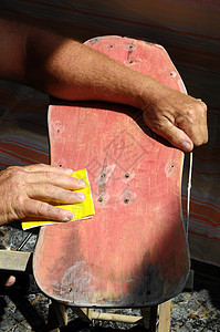 还原旧滑板木匠木头修理砂砾木工盒子甲板工具抛光木板图片