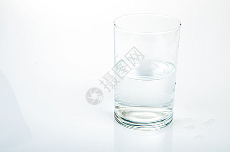 半水杯器皿口渴健康液体矿物玻璃反射白色饮食平衡图片