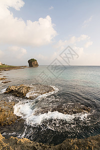 楚凡岩在海岸线上环境荒野海浪全景风景海岸旅行地标船帆公园图片