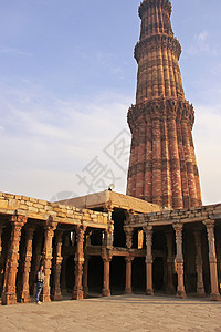 德里Quutb Minar综合建筑群纪念碑城市柱子建筑学圆顶文化旅行历史建筑尖塔图片