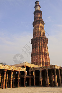 德里Quutb Minar综合建筑群柱子城市砂岩历史建筑学尖塔废墟圆顶建筑纪念碑图片