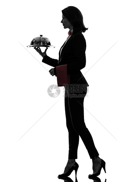 服务晚宴的女服务员男管家女性圆顶阴影白色燕尾服成年人客房托盘餐饮午餐图片