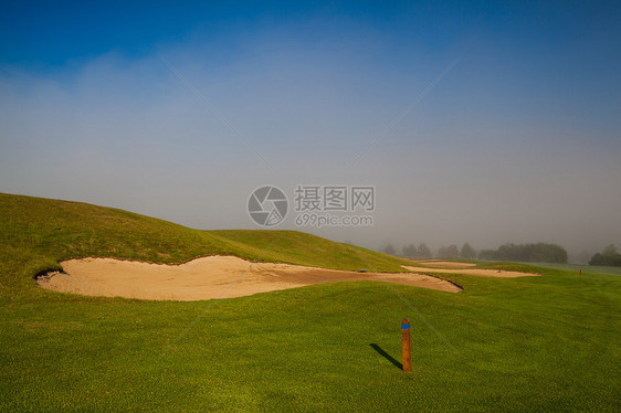 空高尔夫球场的夏天推杆奢华俱乐部运动圆圈绿色游戏高尔夫球掩体竞赛图片