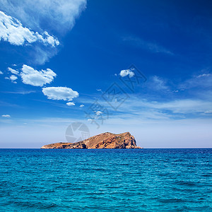 从巴利阿里海的岛观天堂波浪地标晴天太阳海滩假期海洋蓝色天空图片