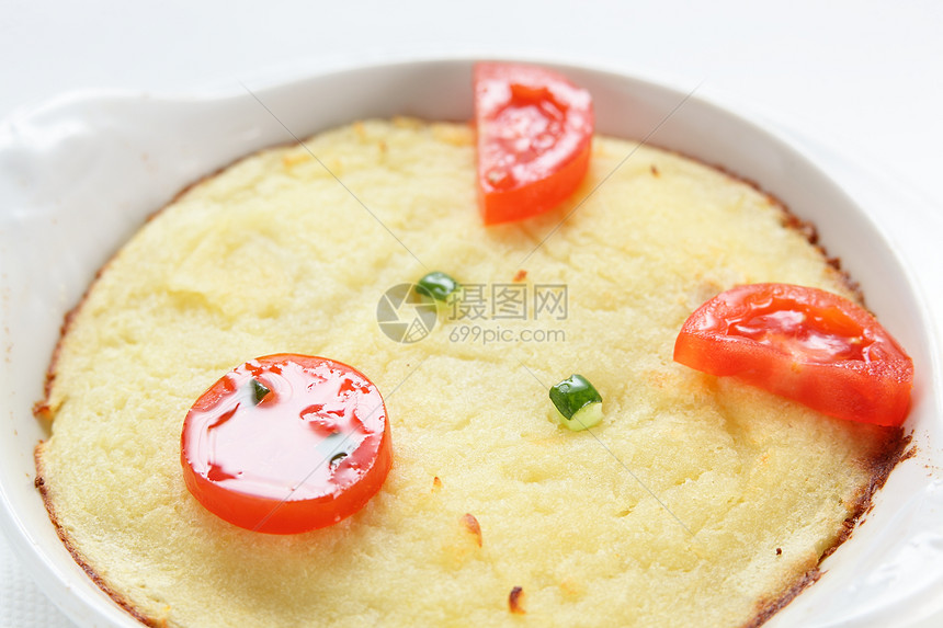 烤土豆加西红柿小吃草本植物营养蔬菜盘子玻璃食物午餐烹饪白色图片