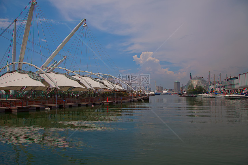 热那亚港建筑起重机码头景观地标全景天空建筑学城市旅行图片