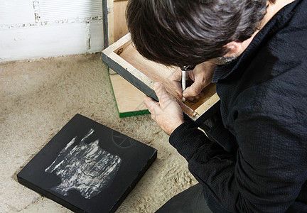 绘画艺术家签署油画布爱好男性艺术男人画笔杰作刷子帆布纤维创造力图片