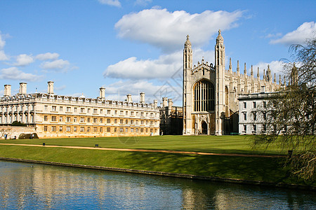 剑桥国王学院纪念碑天空凸轮游客绿色地标旅游大学晴天教堂图片