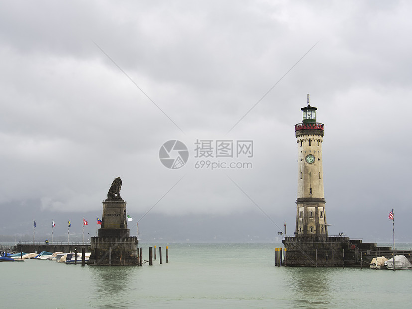 和在琳杜的狮子蓝色港口航行历史性海景地平线建筑学海洋兴趣游艇图片