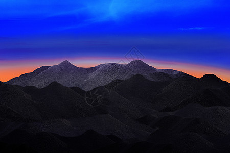 雪山景观与美丽的戏剧性色彩缤纷的天空在黎明前光线用于自然背景和背景图片