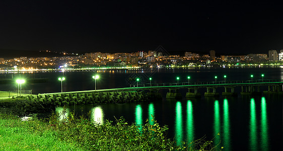 俄罗斯格伦齐克海城的夜景图片