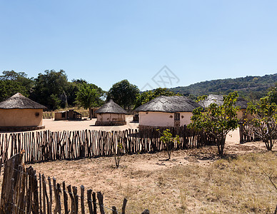 津巴布韦典型部落村(津巴布韦)图片