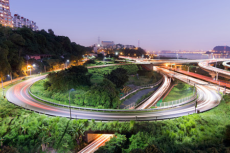 公路高速公路交接街道运动天空旅行大灯景观汽车风景车辆场景图片