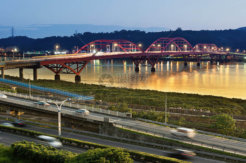 城市日夜首都汽车大灯照片建筑建筑学交通市中心小时风景图片