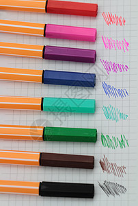 彩笔钢笔绘画调色板创造力学校绿色铅笔彩虹团体配色背景图片