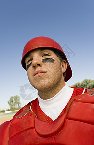年轻棒球运动员穿着运动衣准备比赛的球衣图片
