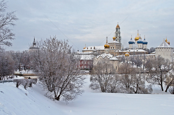 冬季圣三一塞尔吉乌斯拉夫拉钟楼历史天气建筑宗教圆顶信仰堡垒天炉文化图片