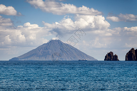 利帕里群岛岩石房子石头风景旅行蓝色场景地质学火山悬崖图片