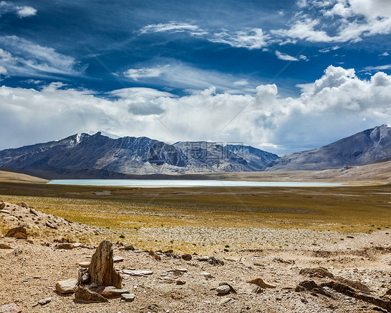 喜马拉雅湖拉达赫山脉风景图片