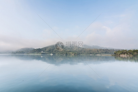 日月月湖旅游爬坡蓝色反射森林池塘太阳风景吸引力旅行图片