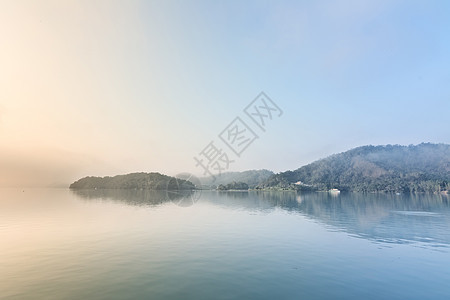 日月月湖风景旅游森林太阳反射场景天堂天空爬坡旅行图片