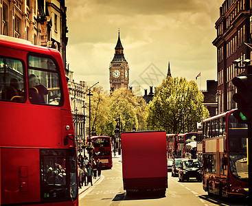 伦敦的繁忙街道 英国的英国英格兰 红巴士 大本图片