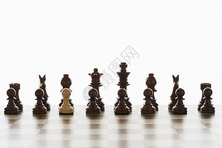 黑象棋首列的白白小当子图片