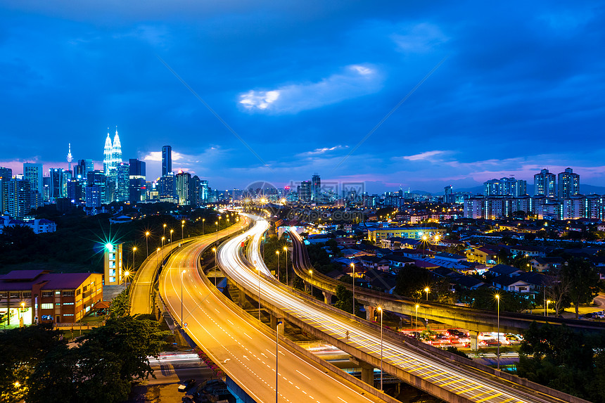 晚上吉隆坡天际天空双胞胎首都商业市容摩天大楼公司景观瓜拉城市图片