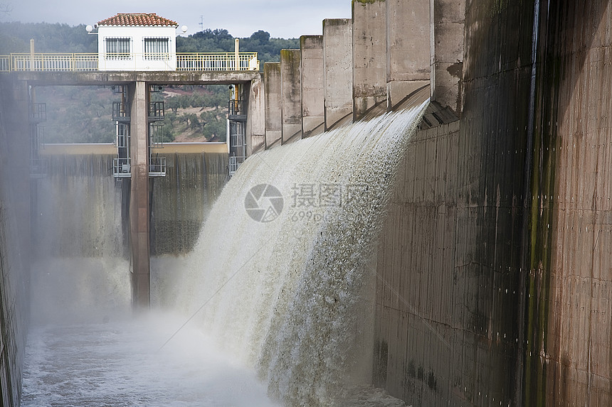 西班牙科尔多瓦省Yeguas大坝通道障碍液压权力水文水资源工程建筑学贮存死水堤防图片