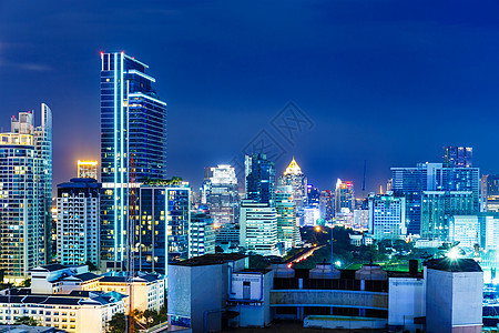 夜间曼谷天线市中心金融公司建筑办公室高楼摩天大楼商业城市景观图片