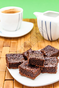很多巧克力蛋糕可可美食营养咖啡小吃食物盘子巧克力甜点蛋糕图片