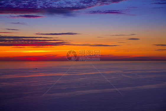 地中海海日落日升地平线场景日落风景云景海洋气候阳光天气橙子图片