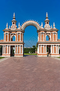 莫斯科沙里西诺Tsaritsyno建筑学旅行博物馆地标建筑文化绿色公园红色天空图片