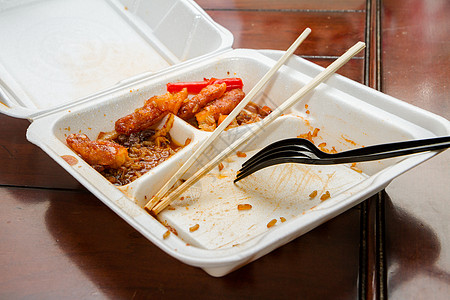 外卖盒里吃中国菜图片