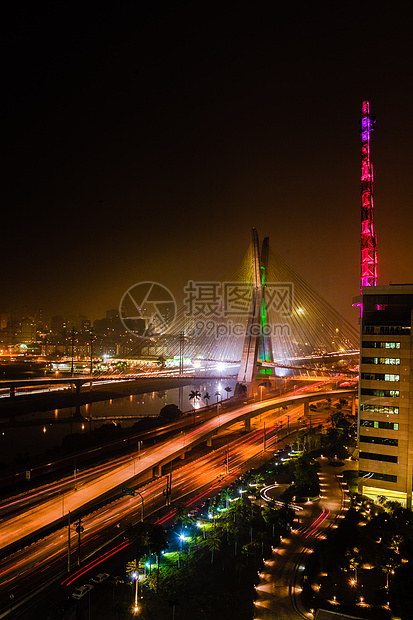 夜间在圣保罗的桥梁景观地方假期风光地标交通目的地建筑城市运输图片