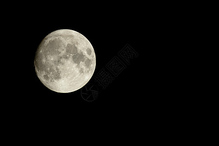 满月在天空中黑色背景月亮摄影宇宙水平视图勘探卫星低角度背景图片