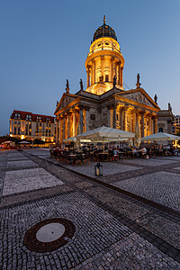 柏林晚间宪兵广场的德国大教堂 柏林图片