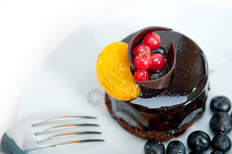 巧克力和水果蛋糕浆果食物甜点面包馅饼水果宏观醋栗糕点奶油图片