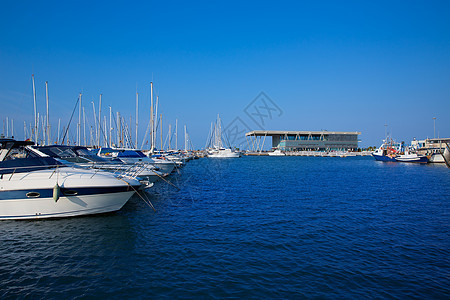 西班牙巴伦西亚省阿利坎特的德尼亚码头船地标游艇反射海滩海洋巡航旅行帆船闲暇港口图片