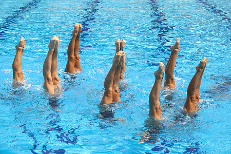 腿脚同步花样游泳灵活性脚趾女性行动游泳者竞技运动图片