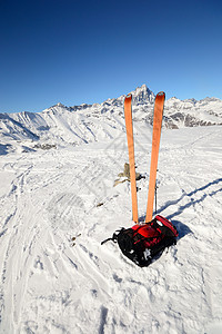 游滑雪旅行设备海豹蓝色荒野偏光片山脉活动背包勘探寂寞天空图片