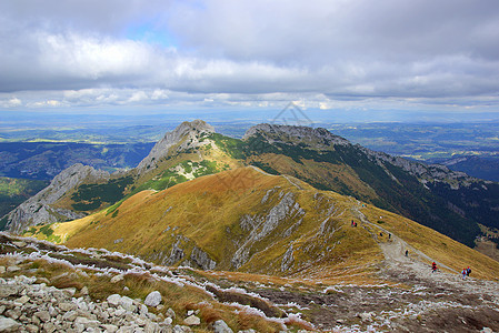 Giewont 波兰Tatras山地貌旅行森林顶峰游客石头风景假期公园晴天踪迹图片