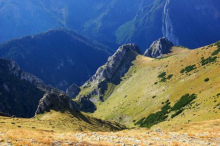 波兰Tatras山景观风景农村踪迹小路旅游全景蓝色晴天太阳假期图片