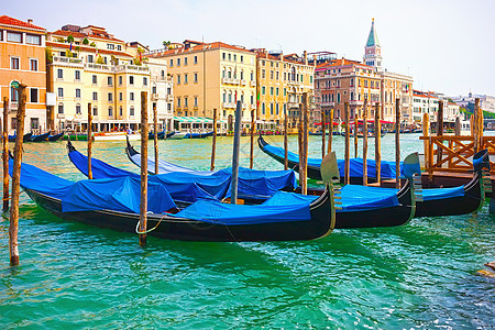 威尼斯的贡多拉斯蓝色运河缆车假期旅行游客建筑学旅游城市太阳图片