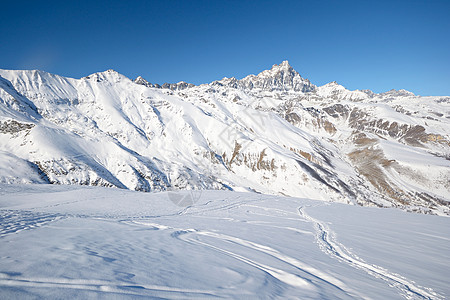 享受粉雪山峰逆境极限寂寞山脉勘探愿望自由运动全景图片