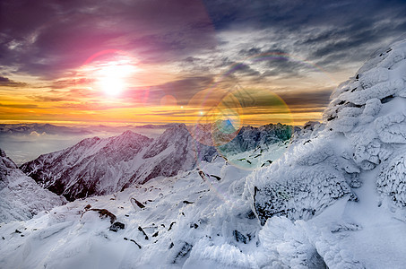 冬山风景 冰雪和冰雪暴风雪环境季节天空气候阳光全景森林童话旅行图片