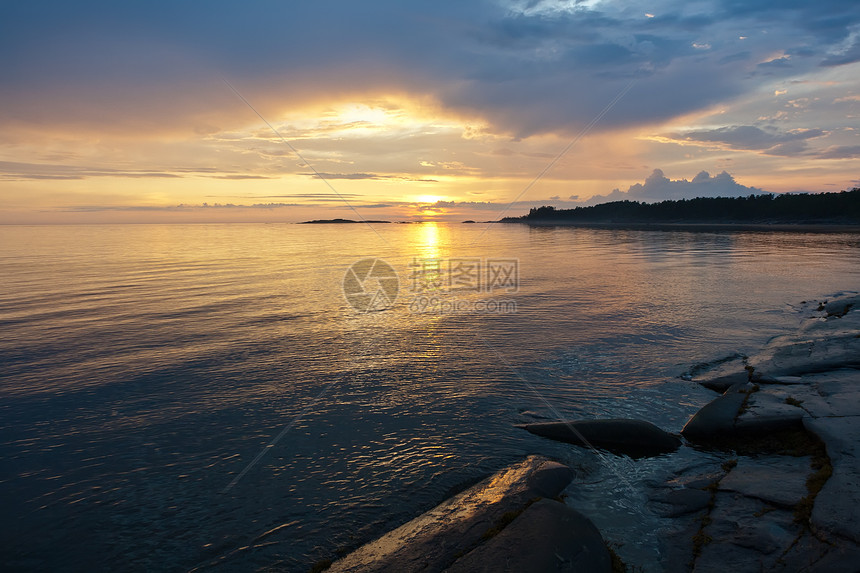 海上日落旅行海滩晴天太阳阳光天空反射海岸海浪橙子图片