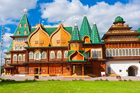 俄罗斯伍德宫殿白色木头绿色文化圆顶建筑学建筑博物馆教会天空图片