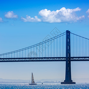 来自加利福尼亚州7号码头的旧金山湾桥帆船晴天建筑学航行蓝色海洋天际地标假期旅行城市图片