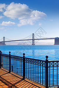 来自加利福尼亚州7号码头的旧金山湾桥蓝色城市假期晴天海洋建筑学地标景点旅行天空图片